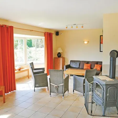 Vakantiehuis Holiday With A Fireplace 03